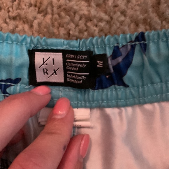 Tilly’s boys size medium swim shorts trunks fits an 8 or 10 boys best shark blue - Picture 3 of 3